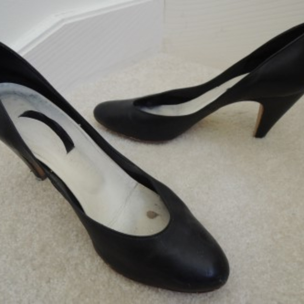 Ladies Shoes Size 8 1/2 M Black Leather 3 " Heel